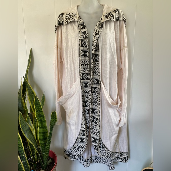 Free People Long Hood Aztec Trim Cardigan Hooded Pockets White Black Cre… - Picture 3 of 16